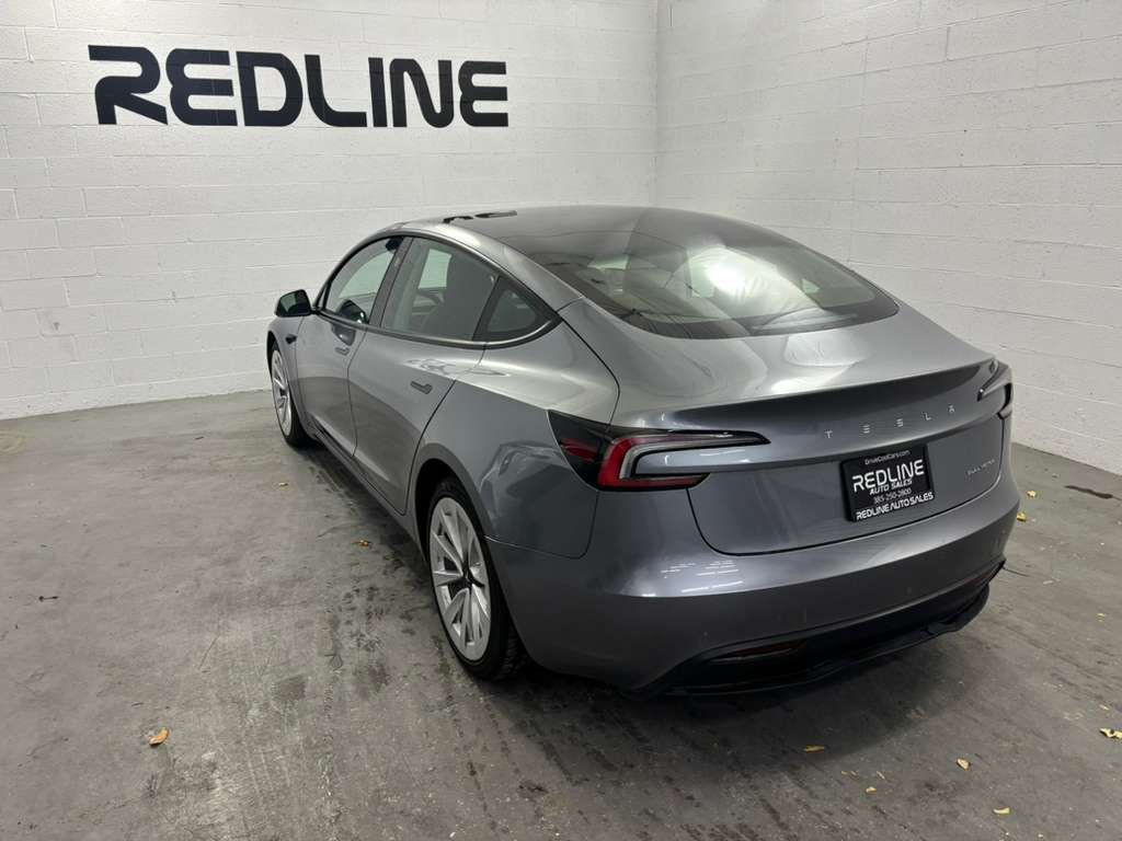 2025 Tesla Model 3 Image 9