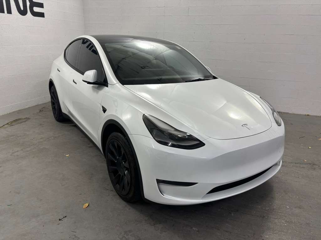 2023 Tesla Model Y Image 3