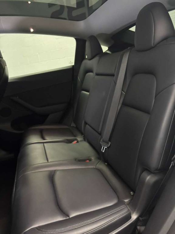 2023 Tesla Model Y Image 6