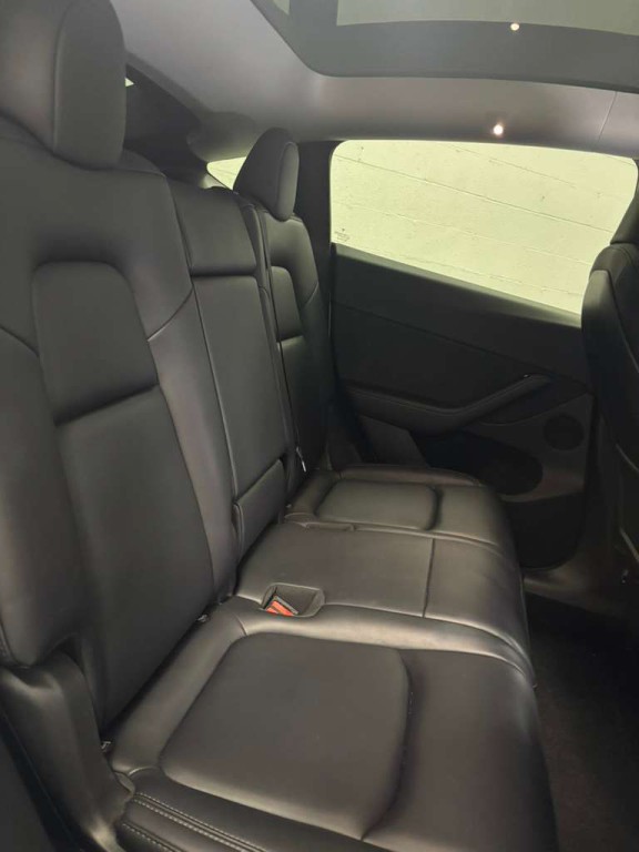 2023 Tesla Model Y Image 7