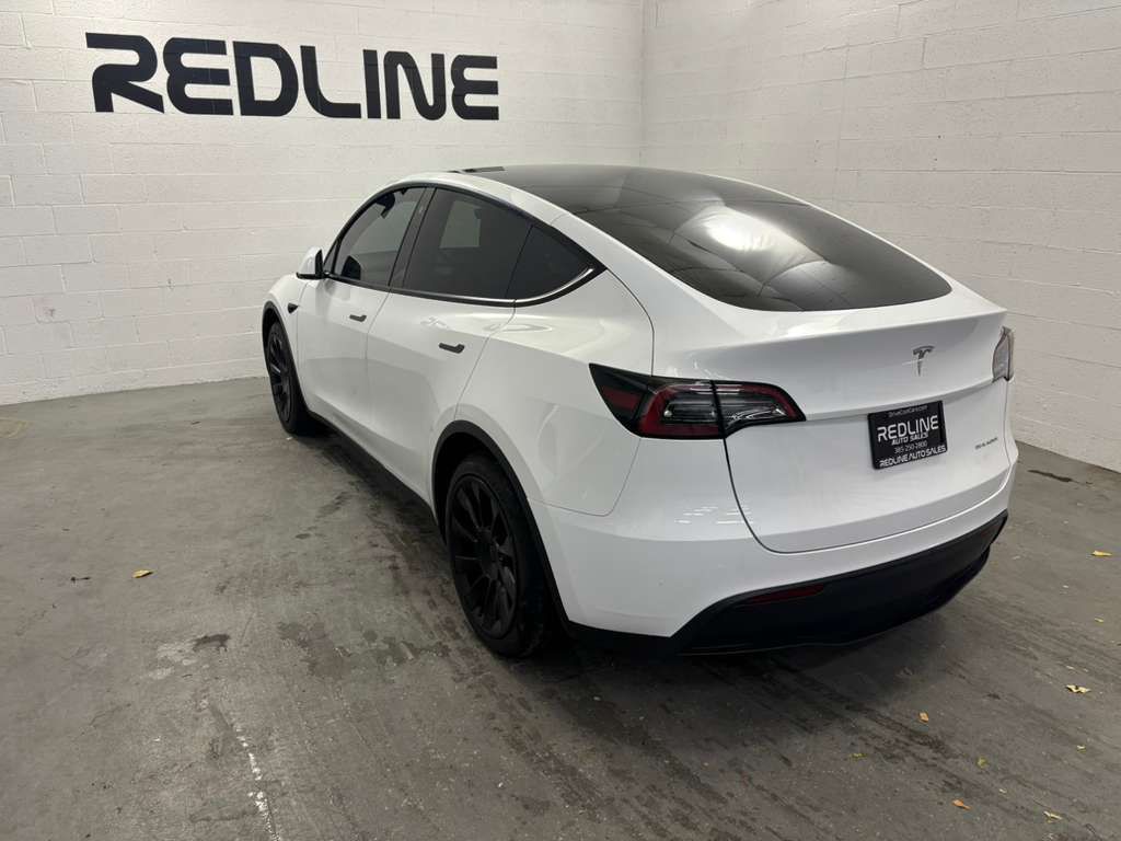 2023 Tesla Model Y Image 10