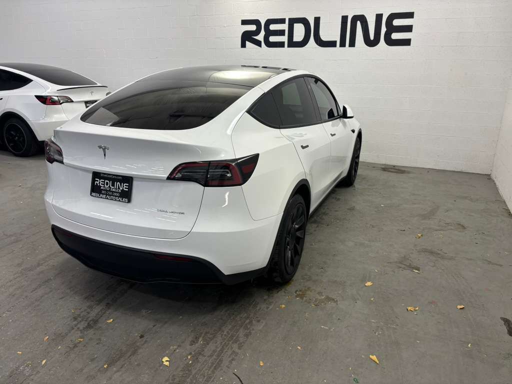 2023 Tesla Model Y Image 11