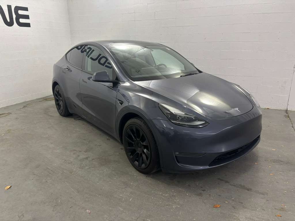 2023 Tesla Model Y Image 3