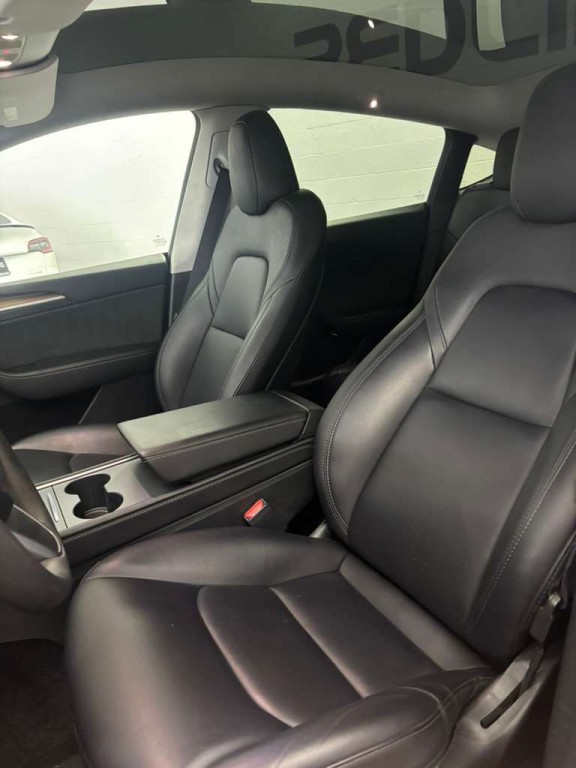 2023 Tesla Model Y Image 4