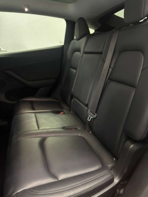 2023 Tesla Model Y Image 6