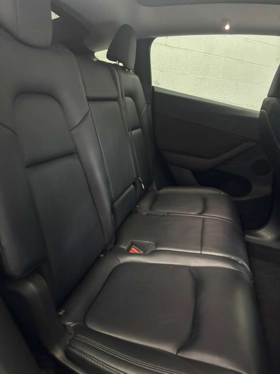 2023 Tesla Model Y Image 7