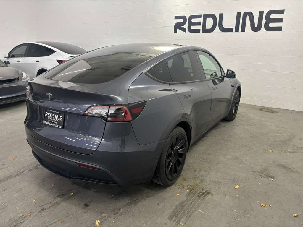 2023 Tesla Model Y Image 11