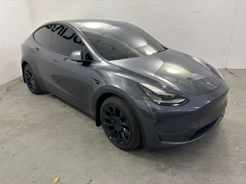 2023 Tesla Model Y Image 3