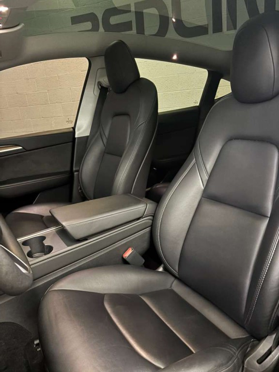 2023 Tesla Model Y Image 4