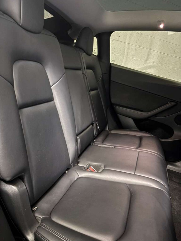 2023 Tesla Model Y Image 7