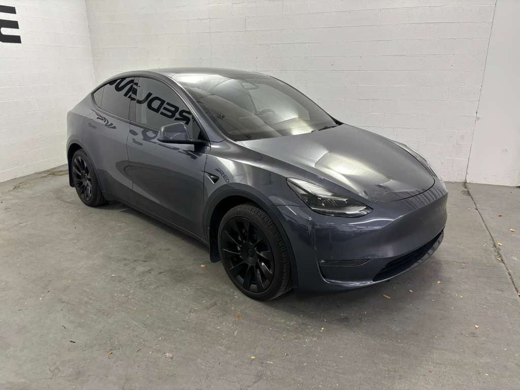 2023 Tesla Model Y Image 3