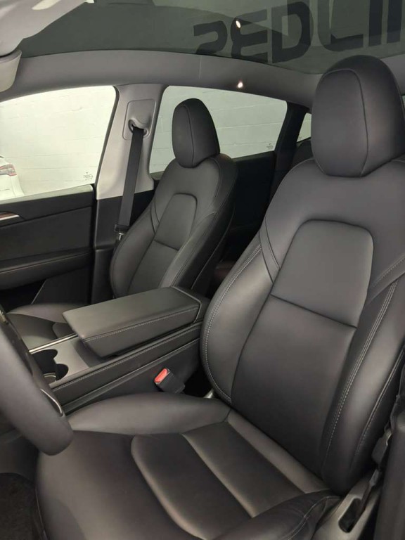 2023 Tesla Model Y Image 4