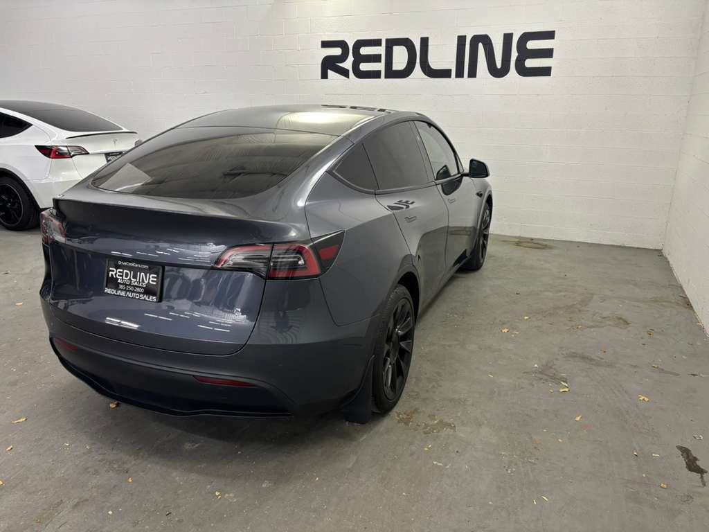 2023 Tesla Model Y Image 10