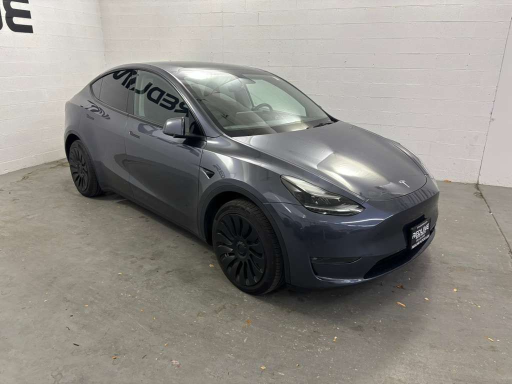 2023 Tesla Model Y Image 3