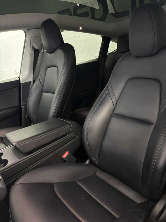 2023 Tesla Model Y Image 4