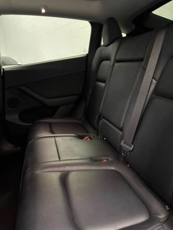 2023 Tesla Model Y Image 6