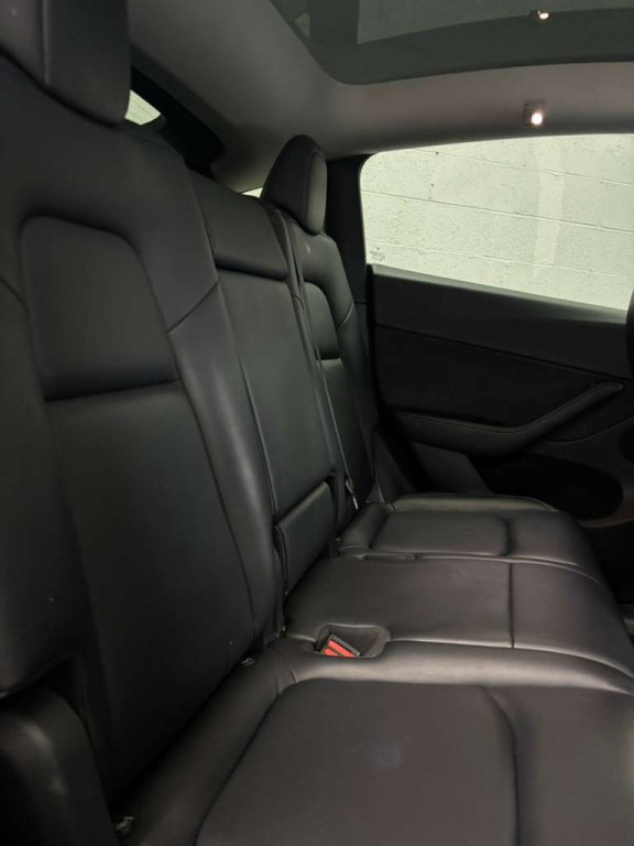 2023 Tesla Model Y Image 7