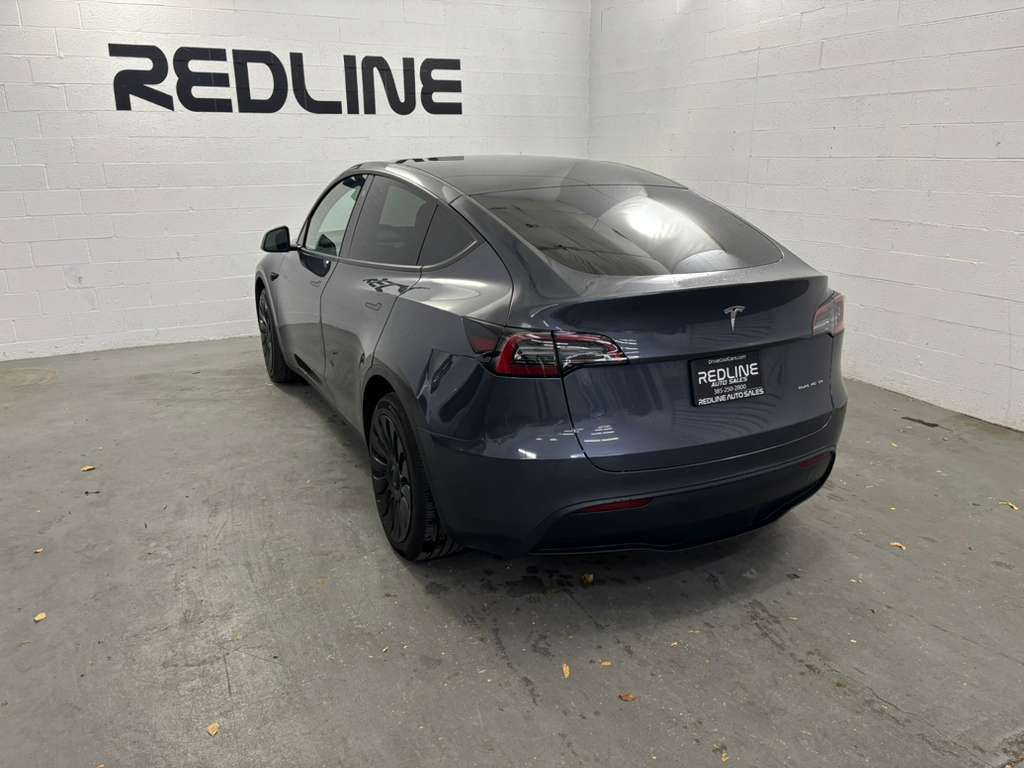 2023 Tesla Model Y Image 10