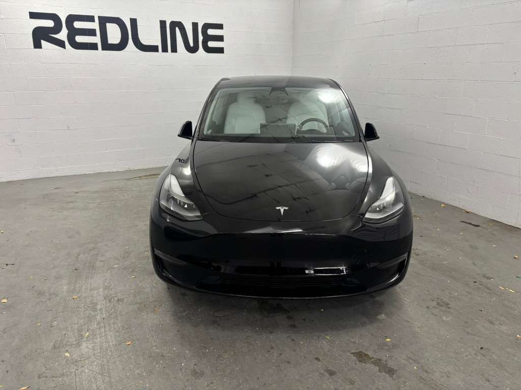 2023 Tesla Model Y Image 2