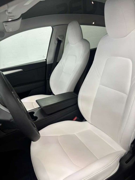 2023 Tesla Model Y Image 4