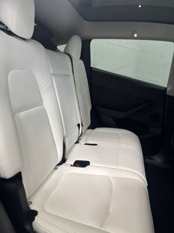 2023 Tesla Model Y Image 7
