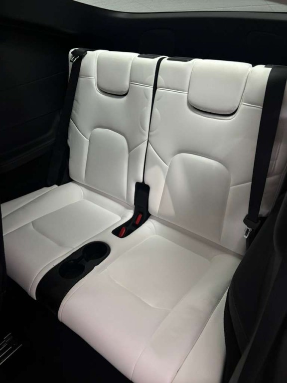 2023 Tesla Model Y Image 8