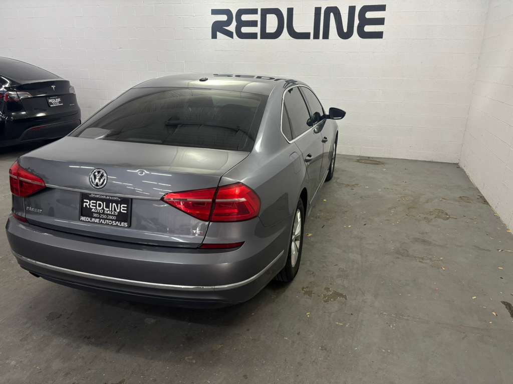 2016 Volkswagen Passat Image 8