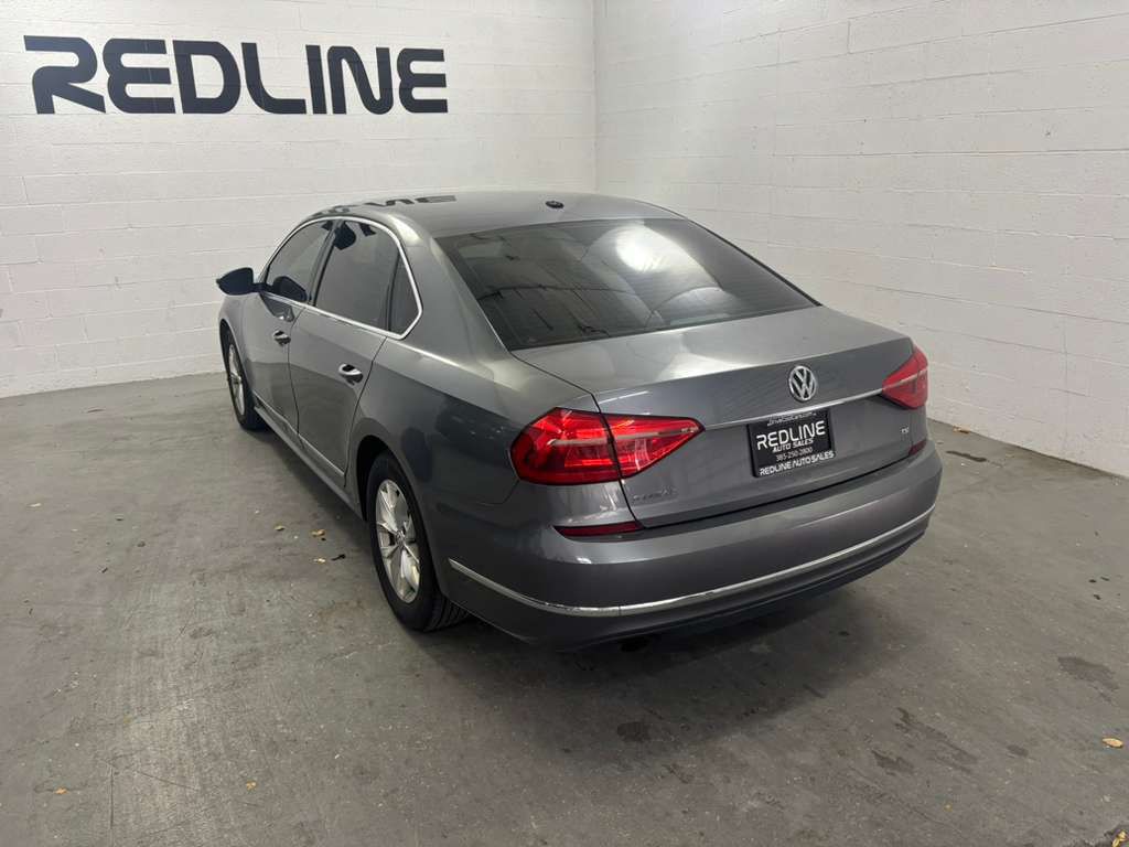 2016 Volkswagen Passat Image 9