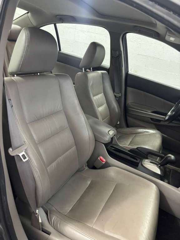 2010 Honda Accord Image 4