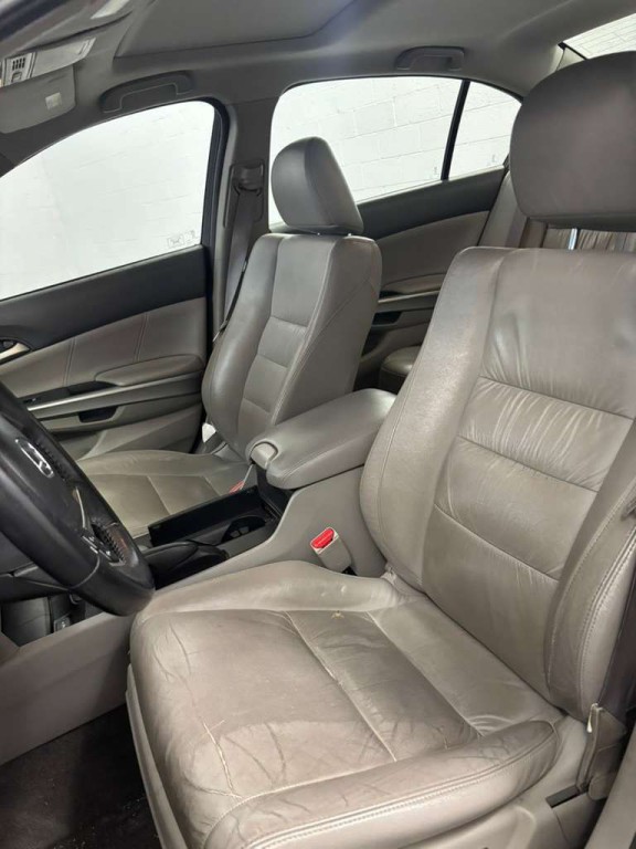 2010 Honda Accord Image 5