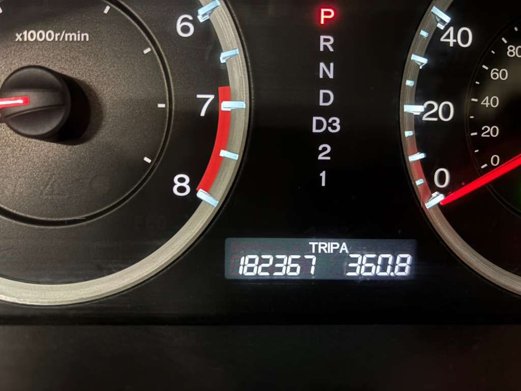 2010 Honda Accord Image 11