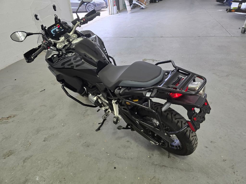 2022 BMW 8 Series Image 6