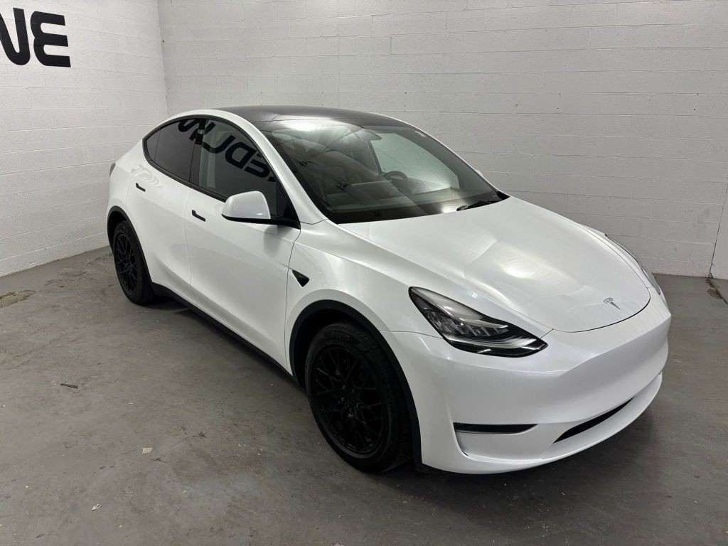 2023 Tesla Model Y Image 3