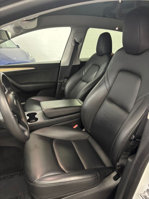 2023 Tesla Model Y Image 4