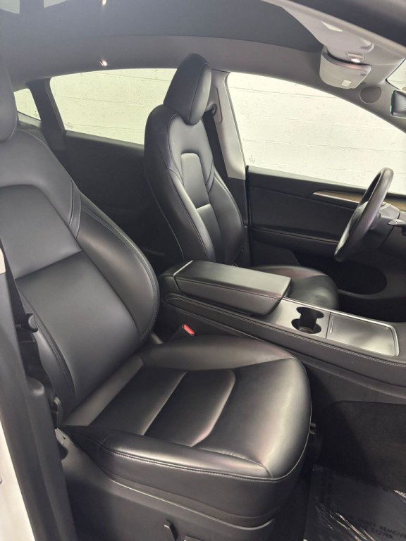 2023 Tesla Model Y Image 5