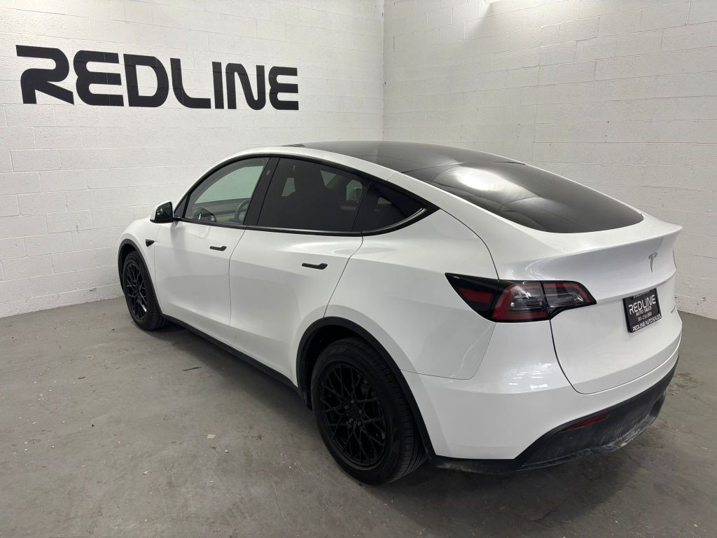 2023 Tesla Model Y Image 9
