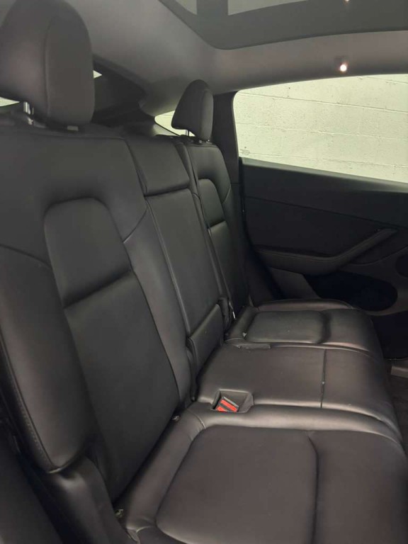 2022 Tesla Model Y Image 7