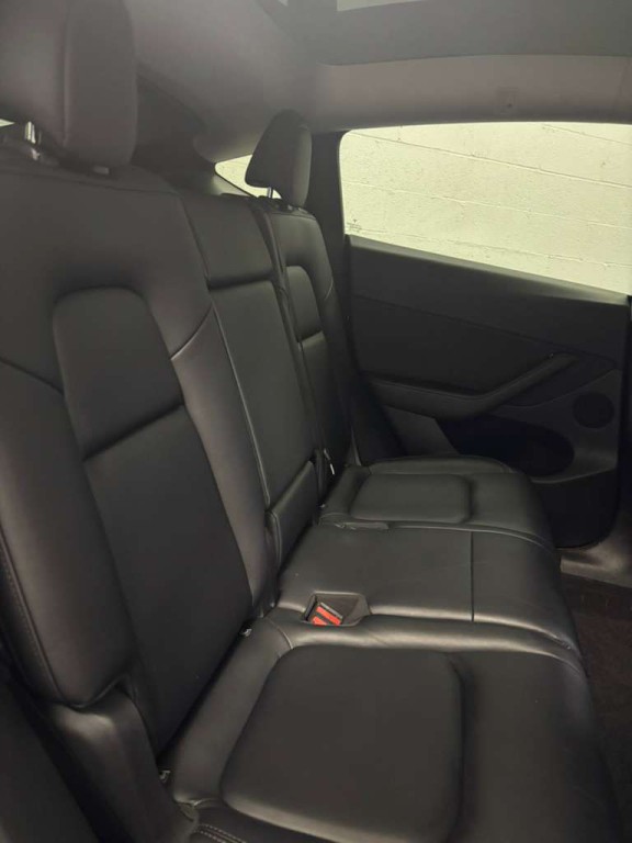 2022 Tesla Model Y Image 7