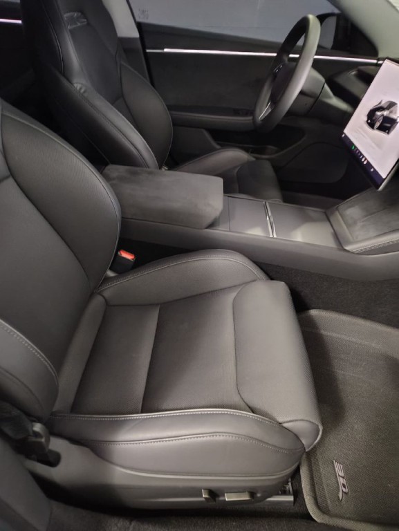 2024 Tesla Model 3 Image 5