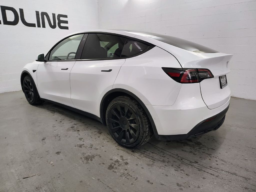 2022 Tesla Model Y Image 8