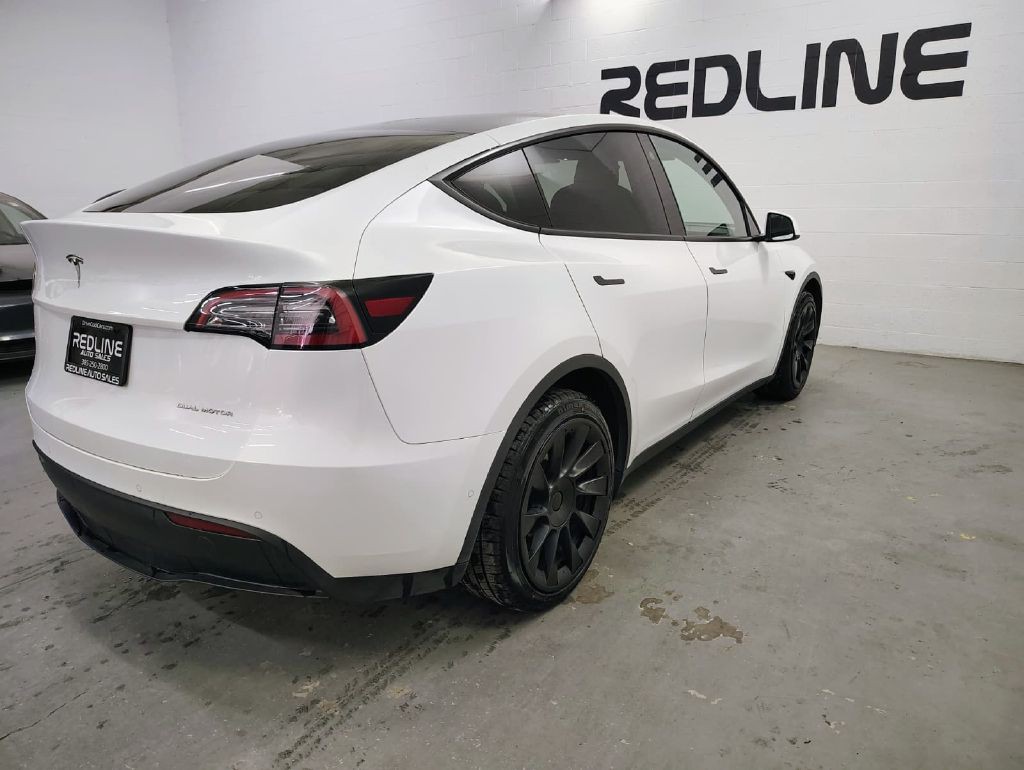 2022 Tesla Model Y Image 10