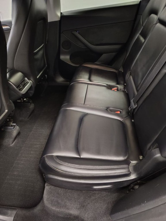 2024 Tesla Model Y Image 7