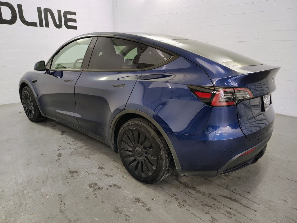 2024 Tesla Model Y Image 11
