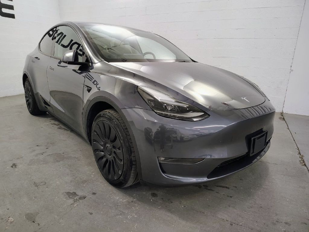 2023 Tesla Model Y Image 3