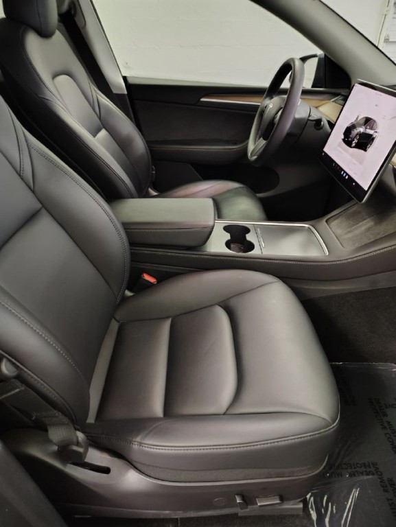 2023 Tesla Model Y Image 5