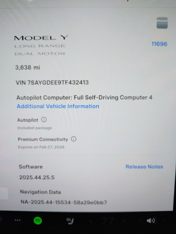 2026 Tesla Model Y Image 11