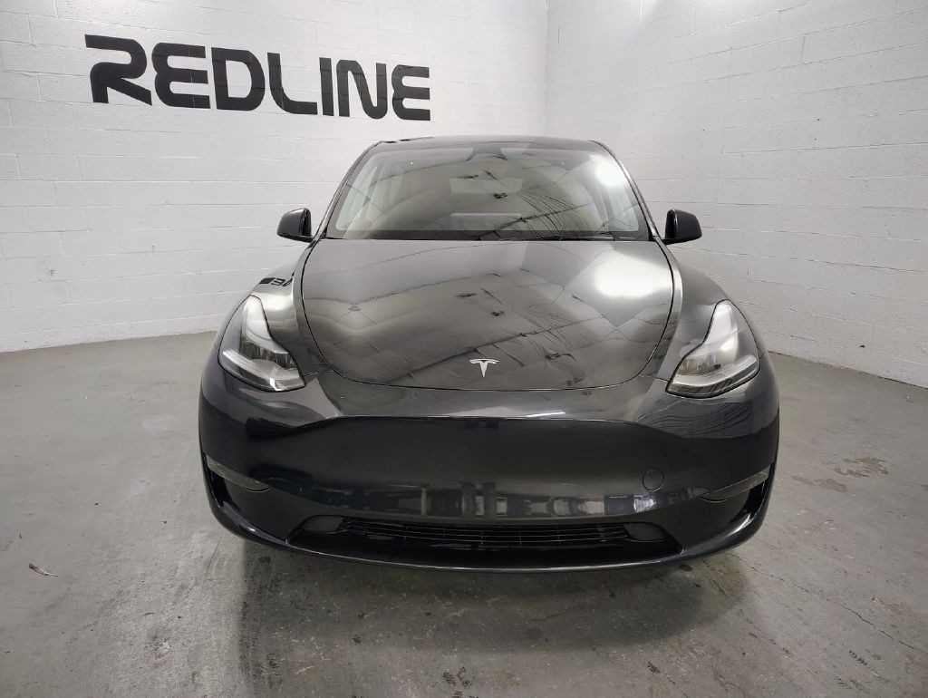 2024 Tesla Model Y Image 2