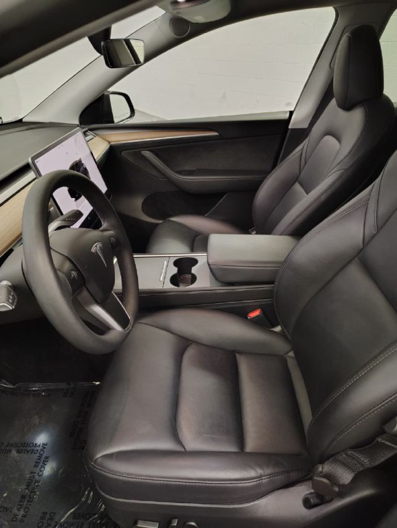 2024 Tesla Model Y Image 4