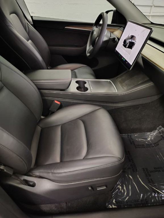 2024 Tesla Model Y Image 5