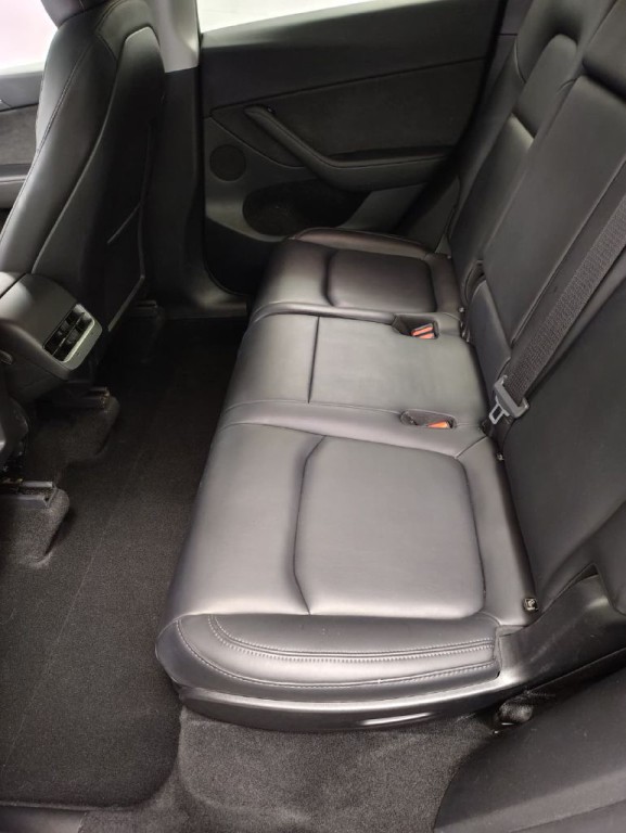 2024 Tesla Model Y Image 6